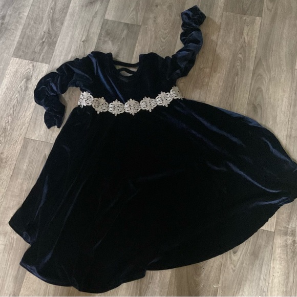 pipsqueak’s boutique high low dress navy size 6. - Picture 2 of 2